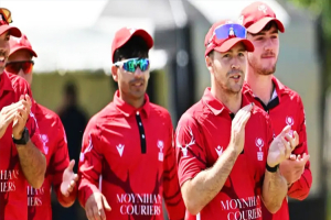 টানা ৫ বলে ৫ উইকেট! ইতিহাস গড়লেন ক্যাম্ফার