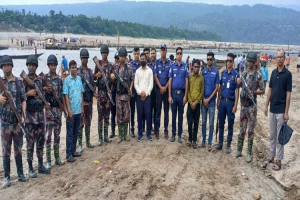 গোয়াইনঘাটে টাস্কফো*র্সের অ ভি যা ন: ১৫ টি নৌকা, ১০ টি শ্যালো মেশিন ধ্বং'স