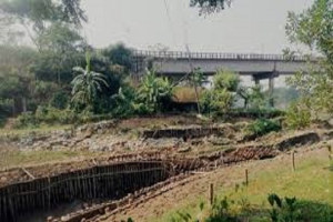 ধসে পড়ার শঙ্কায় ফেঞ্চুগঞ্জ সেতু