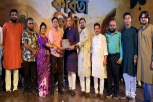 এক যুগের গীতিকার জীবনে বাচসাস সম্মাননা রিজভীর এক যুগের গীতিকার জীবনে বাচসাস সম্মাননা রিজভীর