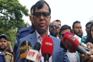 রেলওয়ের সব অ বৈ ধ স্থাপনা উ'চ্ছে'দ করা হবে: ডিসি সারওয়ার