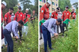 গোলাপগঞ্জে নিজ হাতে রাস্তার ঝোপঝাড় কা'টলেন ইউএনও