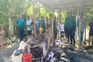 সব হারিয়ে দিশাহারা চা শ্রমিকের পরিবার