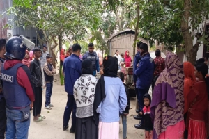 বি এন পি নেতাকর্মীদের বাড়িতে আ ও য়া মী সমর্থকদের হা ম লা