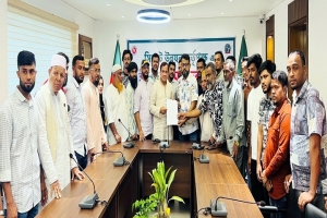 শিশু-কিশোরদের শারীরিক ও মানসিক বিকাশে খেলার মাঠ অপরিহার্য: কয়েস লোদী শিশু-কিশোরদের শারীরিক ও মানসিক বিকাশে খেলার মাঠ অপরিহার্য: কয়েস লোদী