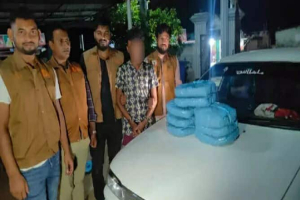 জগন্নাথপুরে ৮ কেজি গাঁ জা সহ মা দ ক ব্যবসায়ী গ্রে প্তা র