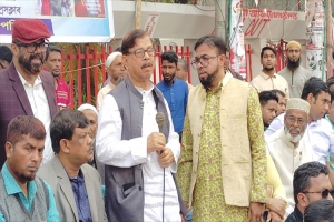 আ ন্দো ল নে হতা*হতদের জন্য সরকার যা করছে তা যথেষ্ট নয় : মান্না
