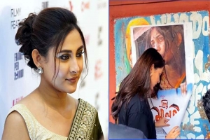 সমালো*চনার মুখে টিএসসিতে গিয়ে পোস্টার ছিঁ*ড়লেন মেহজাবীন