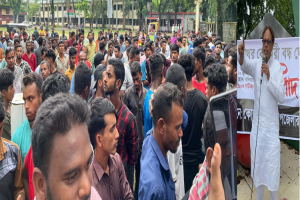 পাথর কোয়ারি বন্ধ ঘোষণার প্র তি বা দে কোম্পানীগঞ্জে প্রতিবাদ সমাবেশ