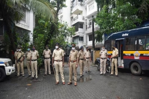মুম্বাইয়ে ১৭ বাংলাদেশি আ ট ক