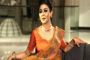 টালিউডে বাংলাদেশি শিল্পীদের ‘উদারতা’ নিয়ে প্রশ্ন তৃণমূল নেত্রীর
