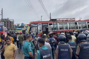 কদমতলীতে পরিবহন শ্রমিকদের দুই গ্রুপের সংঘ*র্ষ, আহ*ত ৪