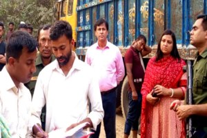 জৈন্তাপুরে প্রশাসনের অভিযানে ট্রাক, ফেলুডার সহ ২৫টি বালুর স্তূপ জ*ব্দ