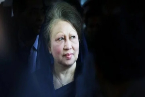 খালেদা জিয়ার লন্ডনে যাওয়া পেছাল