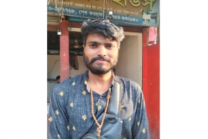 সন্ন্যাসীর ছদ্মবেশেও শেষ রক্ষা হলো না ‘মাছচো/রা রাজীবের’ সন্ন্যাসীর ছদ্মবেশেও শেষ রক্ষা হলো না ‘মাছচো/রা রাজীবের’