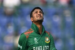রাজত্ব হারালেন সাকিব