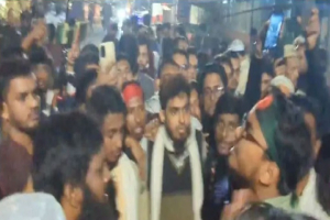 , ইনকিলাব মঞ্চের মুখপাত্র শরিফ ওসমান হাদির মৃ*ত্যু, শাহবাগ অব*রোধ