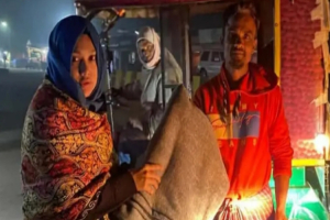 হাড়কাঁপানো শীত, রাতের আধাঁরে কম্বল বিতরন উপজেলা প্রশাসন