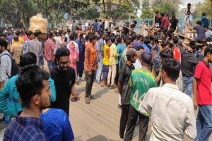 মিলছে না বিপিএলের ফাইনালের টিকিট, মিরপুরে ক্ষুব্ধ সমর্থকরা