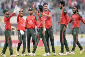 হংকংয়ের বিরুদ্ধে বল হাতে দারুণ সূচনা বাংলাদেশের