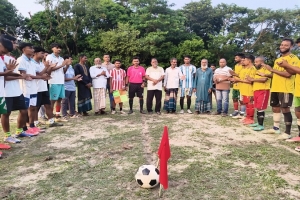 গোয়াইনঘাটে দ্বারীখেল তৃতীয় মিডবার ফুটবল টুর্নামেন্টের উদ্বোধন গোয়াইনঘাটে দ্বারীখেল তৃতীয় মিডবার ফুটবল টুর্নামেন্টের উদ্বোধন