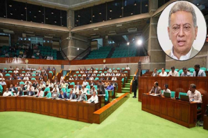 ১৬ বছরের দুর্নীতি-লুটপাটে অর্থনীতি ধ্বংসের দ্বারপ্রান্তে