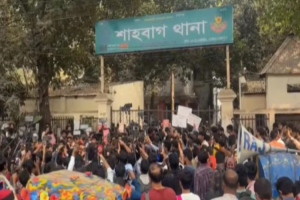 মারধরের অ ভি যো গে চার পুলিশ সদস্যের বিরুদ্ধে বিভাগীয় ব্যবস্থা