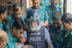 সাবেক প্রধান বিচারপতি খায়রুল হককে নতুন মামলায় গ্রেপ্তার দেখানোর আদেশ সাবেক প্রধান বিচারপতি খায়রুল হককে নতুন মামলায় গ্রেপ্তার দেখানোর আদেশ