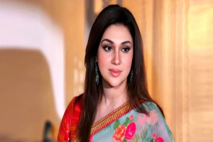 অর্থকষ্টে ভুগেছেন চিত্রনায়িকা অপু বিশ্বাস