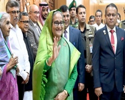 দেশে ফিরেছেন প্রধানমন্ত্রী