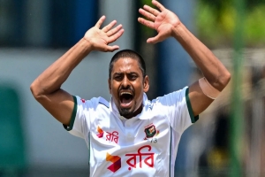 সাকিবকে ছাড়িয়ে যেতে চান তাইজুল