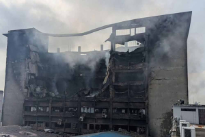১৭ ঘণ্টা পর নিয়ন্ত্রণে কারখানার আ*গুন