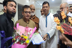 মন্ত্রী মুক্তাদিরকে সিলেট বিভাগ গণদাবী ফোরামের স্মারকলিপি