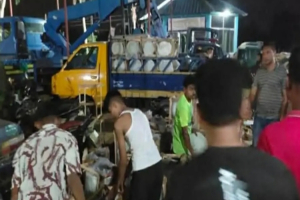 মাধবপুরে ১৯২ কেজি গাঁ*জাসহ পিকআপভ্যান জব্দ : আ ট ক ১ মাধবপুরে ১৯২ কেজি গাঁ*জাসহ পিকআপভ্যান জব্দ : আ ট ক ১