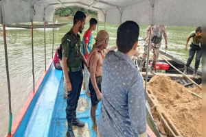 জৈন্তাপু্রে অ বৈ ধ বালু উত্তোলন: একজনকে কা রা দ ণ্ড