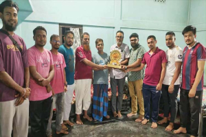 যুক্তরাজ্য প্রবাসী মুহিবুর রহমান লিলুর স্বদেশে প্রত্যাবর্তনে সম্মাননা স্মারক প্রদান