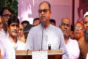 আমরাও চাই শেখ হাসিনা আসেন, ঢুকে পড়েন: দুদু