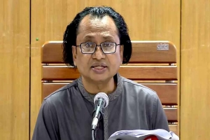 আওয়ামী লীগের সঙ্গে রাজনৈতিক পুনর্মিলন সম্ভব: তথ্য উপদেষ্টা