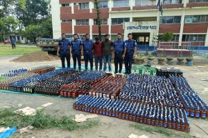 কোম্পানীগঞ্জে ট্রাকভর্তি ভারতীয় ম/দ উদ্ধার, আ/টক ২ কোম্পানীগঞ্জে ট্রাকভর্তি ভারতীয় ম/দ উদ্ধার, আ/টক ২