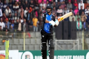 অলরাউন্ডার পরিচয়টাই ভুলিয়ে দিচ্ছেন সাকিব আল হাসান