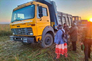 জৈন্তাপুরে পাহাড় ও মাটি কাটার বিরুদ্ধে মোবাইল কোর্টের অ ভি যা ন