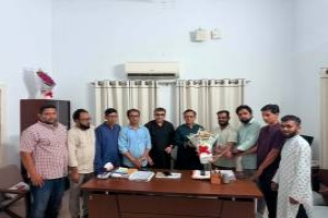 বাণিজ্যমন্ত্রীর সঙ্গে সিলেট জেলা ও মহানগর যুবদলের নেতাদের সৌজন্য সাক্ষাৎ