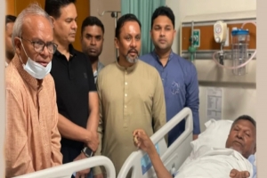 আহত আবুল বারীর দ্রুত সুস্থতা কামনা করলেন রিজভী আহত আবুল বারীর দ্রুত সুস্থতা কামনা করলেন রিজভী