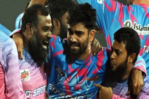 শ্বাসরুদ্ধকর লড়াইয়ে এক যুগ পর ফাইনালে চিটাগাং কিংস