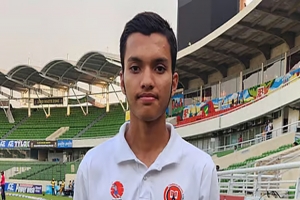 একাই ৪০৪ রান করল মুস্তাকিম, ২২ ছক্কার সঙ্গে ৫০ চার
