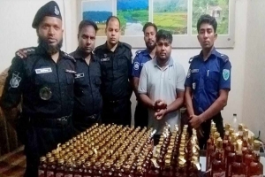 জৈন্তাপুরে র‍্যাব-৯ এর অভিযানে বিদেশি মদসহ আ ট ক ১