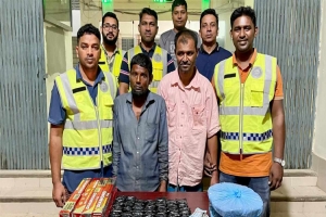 কোম্পানীগঞ্জে পু লিশের হাতে মা দ কসহ গ্রে ফ তার দুই 