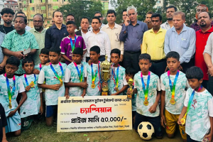 গোল্ডকাপ ফুটবল টুর্নামেন্টে বিভাগীয় পর্যায়ে চ্যাম্পিয়ন গোয়াইনঘাটের লংলাখাল বিদ্যালয়