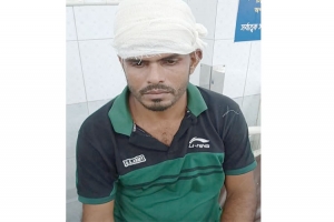 সিলেটের বিশ্বনাথে তুচ্ছ ঘটনার জের ধরে দু-পক্ষের রক্তক্ষয়ী সংঘর্ষে আহত ২৫ সিলেটের বিশ্বনাথে তুচ্ছ ঘটনার জের ধরে দু-পক্ষের রক্তক্ষয়ী সংঘর্ষে আহত ২৫