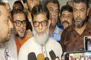 মহানগর এক্সপ্রেসে চড়ে গভীর রাতে ফেনীতে প্রতিমন্ত্রী মহানগর এক্সপ্রেসে চড়ে গভীর রাতে ফেনীতে প্রতিমন্ত্রী
